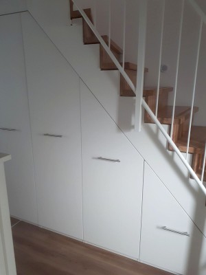 20190207 Schrank Unter Treppe4