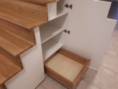 20191122 Treppenschrank03