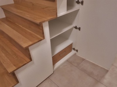 20191122 Treppenschrank04